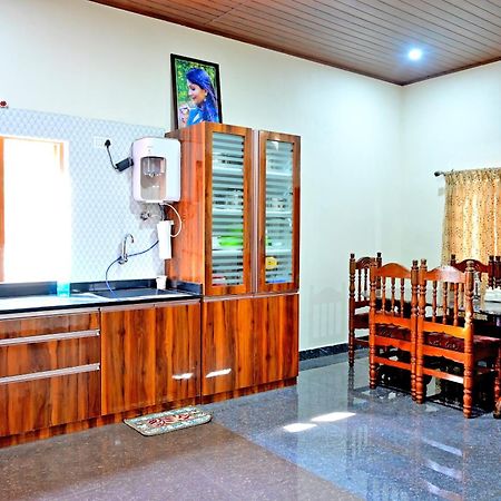 Hulihara Homestay - Full Villa, Coffee Estate & Balcony View Sakleshpur Luaran gambar