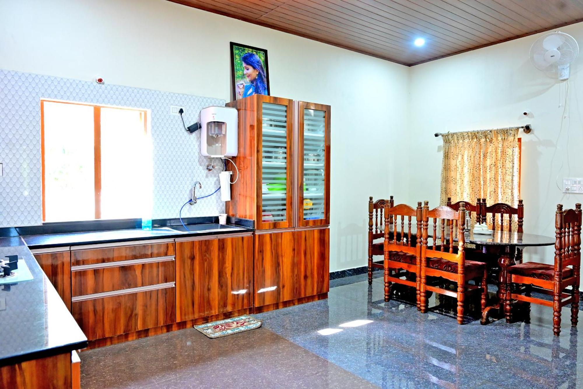 Hulihara Homestay - Full Villa, Coffee Estate & Balcony View Sakleshpur Luaran gambar