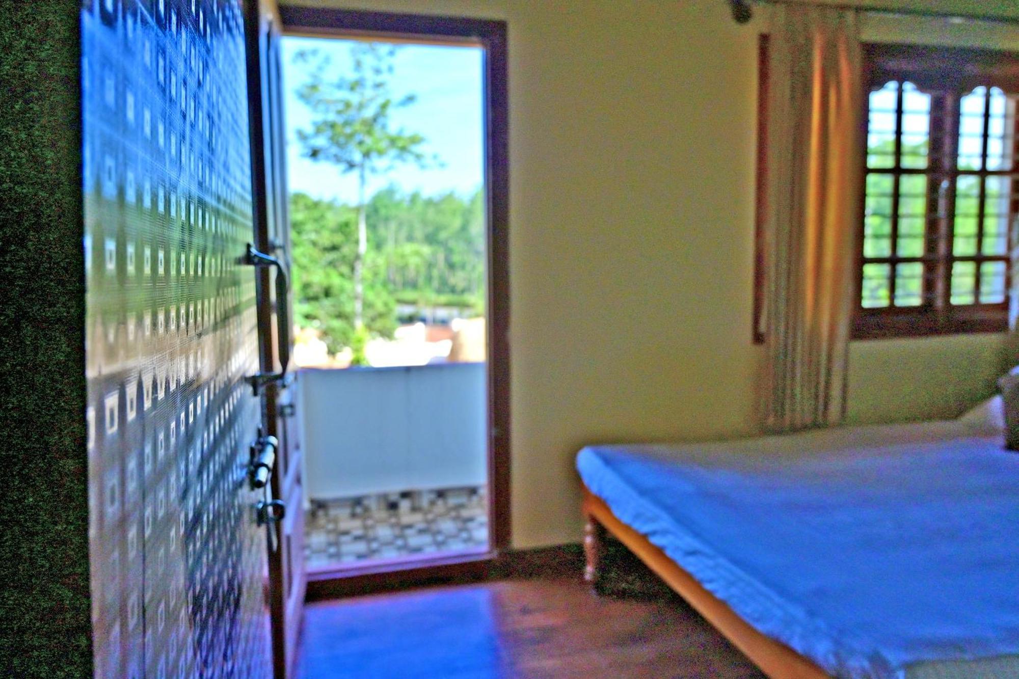 Hulihara Homestay - Full Villa, Coffee Estate & Balcony View Sakleshpur Luaran gambar