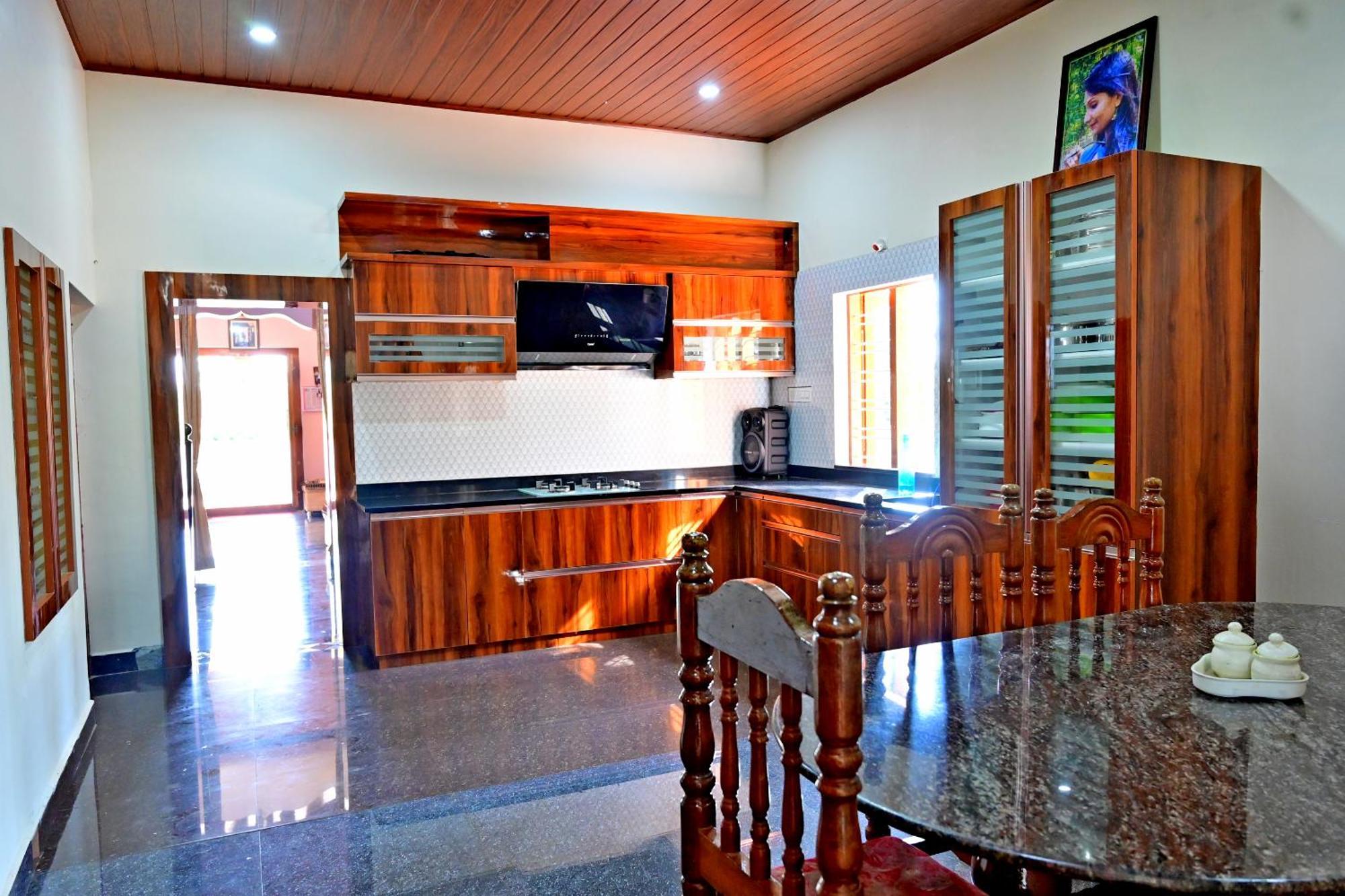 Hulihara Homestay - Full Villa, Coffee Estate & Balcony View Sakleshpur Luaran gambar