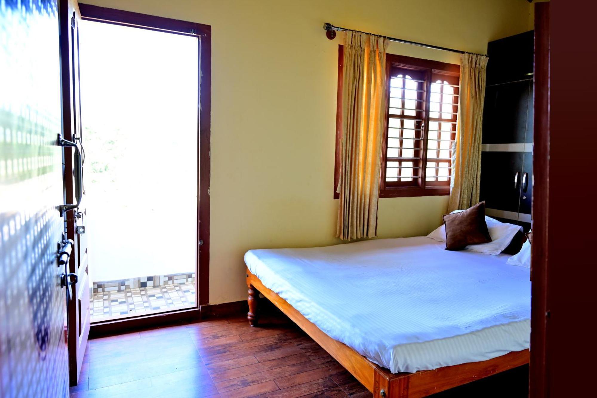 Hulihara Homestay - Full Villa, Coffee Estate & Balcony View Sakleshpur Luaran gambar